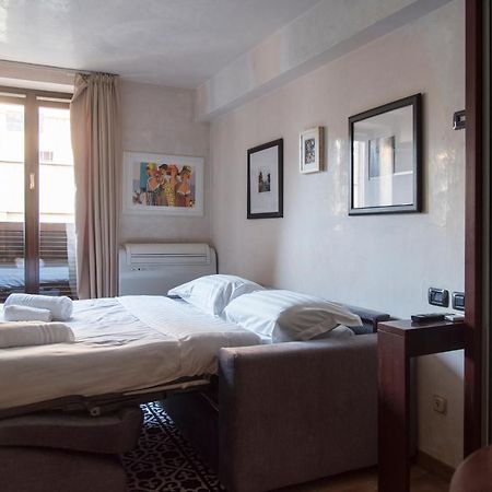 Youhosty - Duomo Studio Apartment Milan Exterior photo