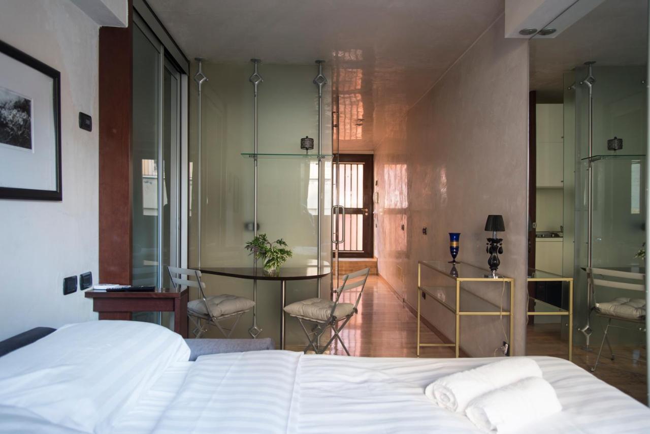 Youhosty - Duomo Studio Apartment Milan Exterior photo